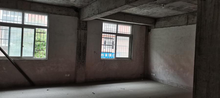 湖南金鷹機(jī)電大市場(chǎng)法拍房六區(qū)十棟203、303、403號(hào)