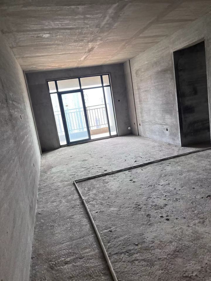 金湘苑小區(qū)法拍房4#商業(yè)、24#棟住宅2202號