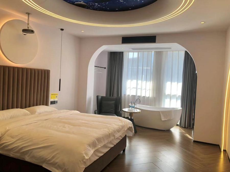 君臨國際（青和購物中心）法拍房A、B棟1619號(hào)