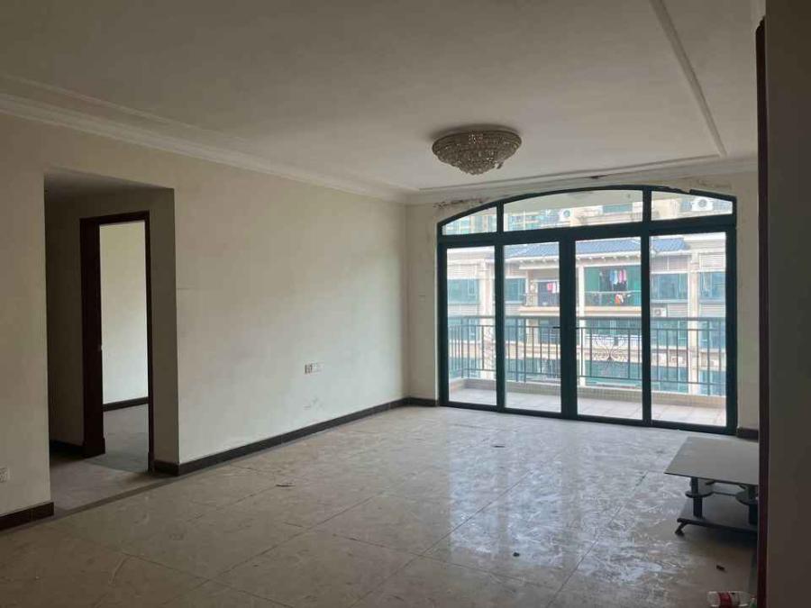 恒大名都法拍房5、6、7棟1801室