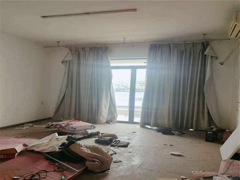 金典商務(wù)中心法拍房1、2、3、4棟615號