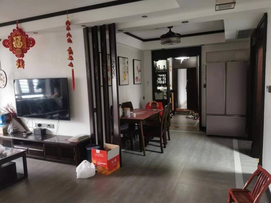 萬國(guó)城MOMA法拍房二期2號(hào)棟2704