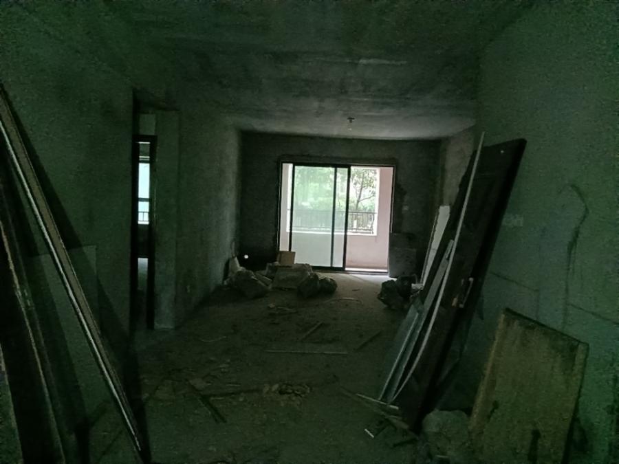 三一街區(qū)法拍房一期2、3棟104室