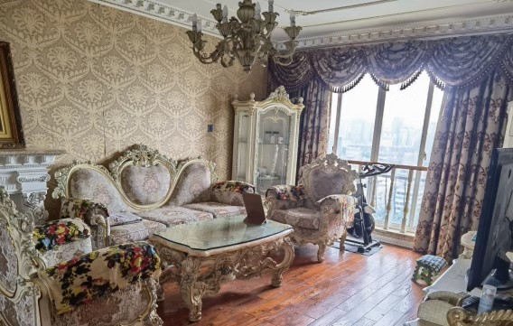 君臨國際（青和購物中心）法拍房A、B棟2104號