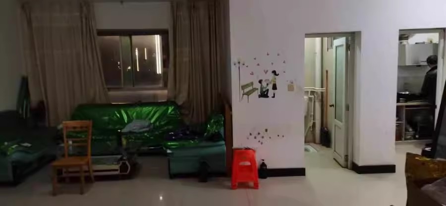 中南汽車世界Q小區(qū)法拍房Q07、Q08棟0607號(hào)