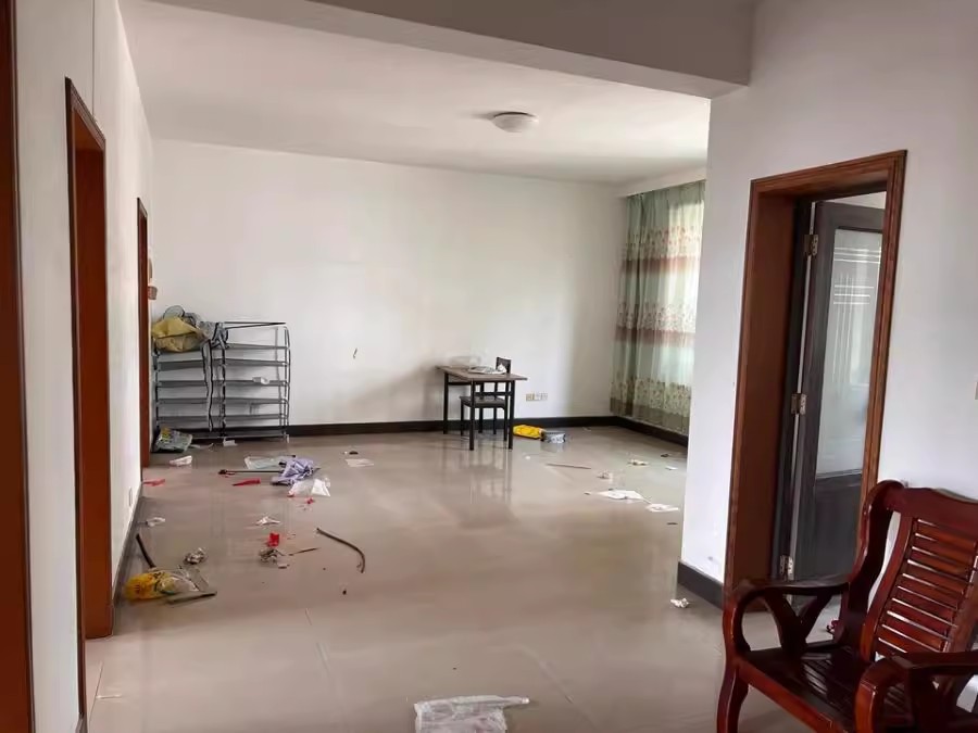 金桂小區(qū)法拍房40棟6門三、四層房屋