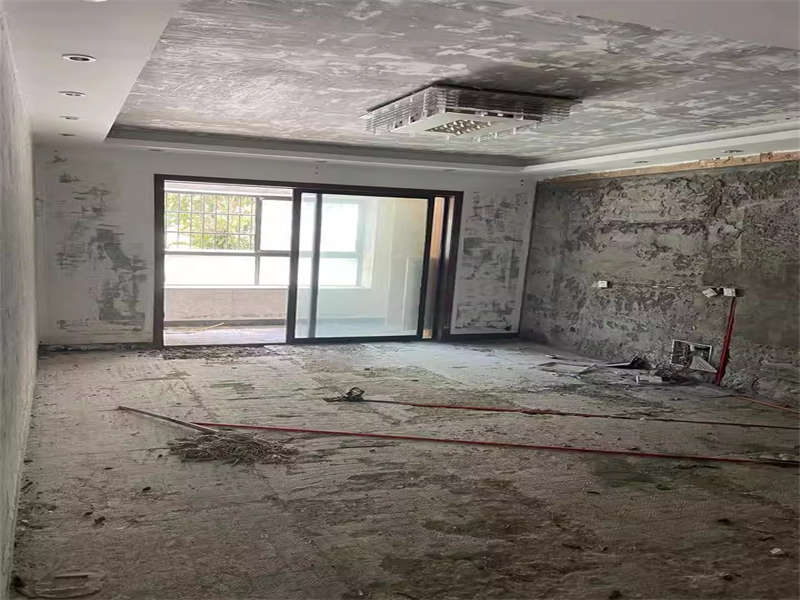 三一街區(qū)法拍房一期2、3棟105號