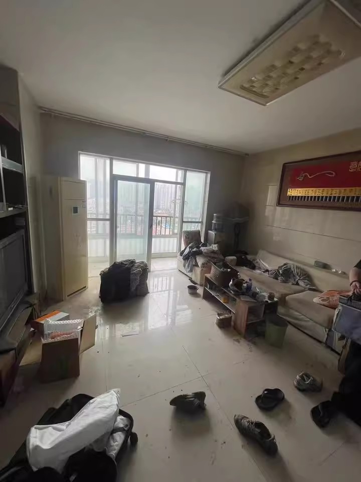 香海西岸法拍房B08、09棟2001房