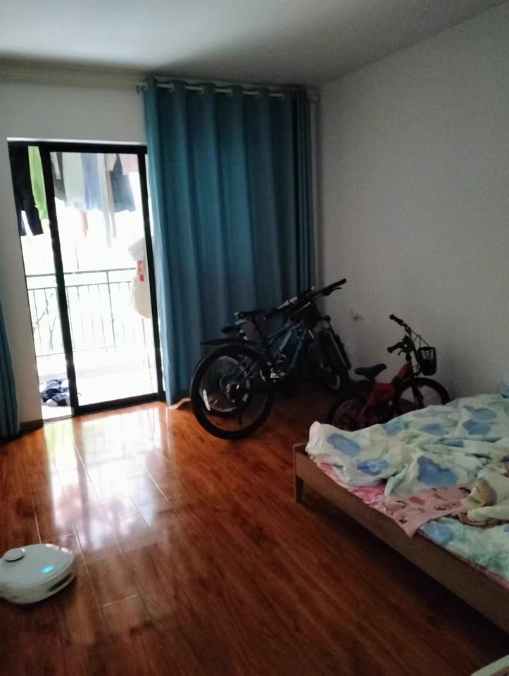 三一街區(qū)法拍房一期8、9棟407號(hào)