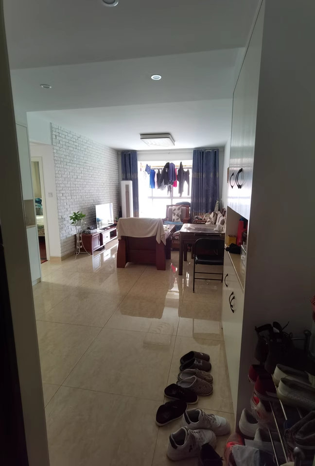 （雙學(xué)區(qū)）乾源國(guó)際廣場(chǎng)法拍房12棟1613室