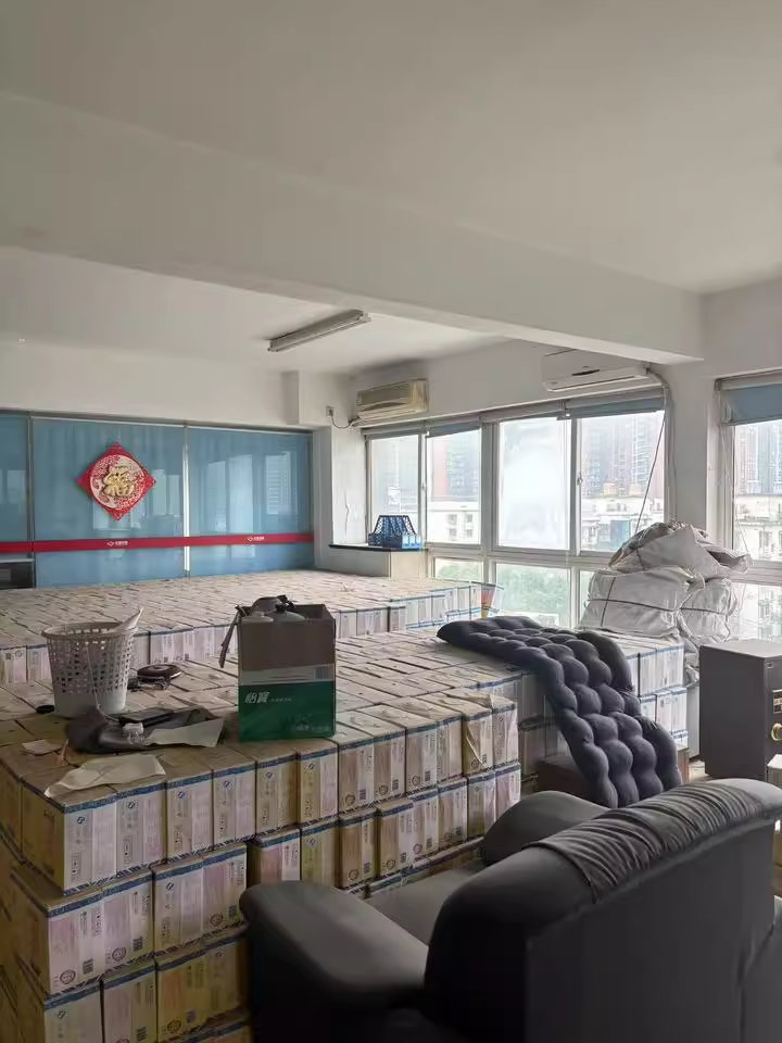 （月租5000）伍家?guī)X生活廣場(chǎng)法拍房2-3號(hào)棟8001、8002、8003、8004室