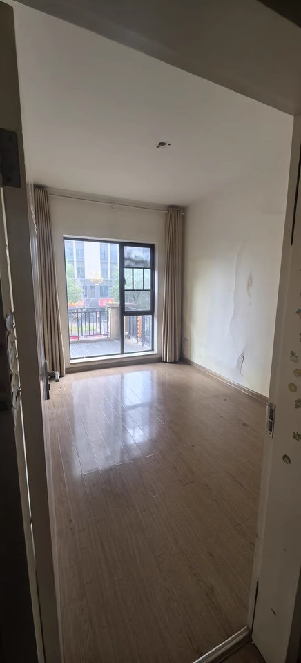 （7.4折 露臺 花園）中城麗景香山園法拍房29棟104室