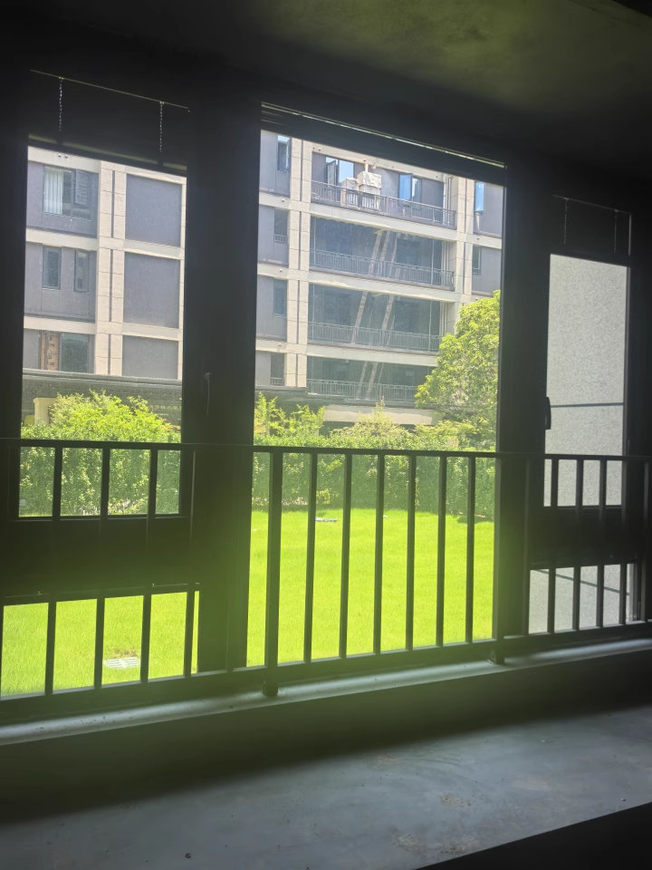 （下疊別墅 大花園）時代建發(fā)和著小區(qū)14號樓105室（小區(qū)第一套法拍房）